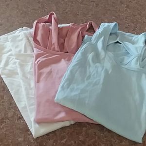 Sleeveless workout shirts